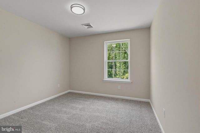 1162 S SPRING RD, Vineland, NJ 08361