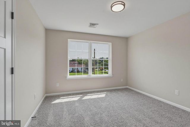 1162 S SPRING RD, Vineland, NJ 08361