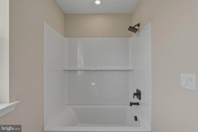 1162 S SPRING RD, Vineland, NJ 08361