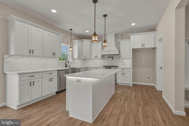 1162 S SPRING RD, Vineland, NJ 08361