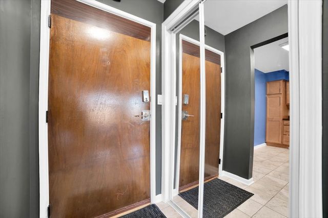 500 W Huntington Commons Road 448, Mount Prospect, IL 60056