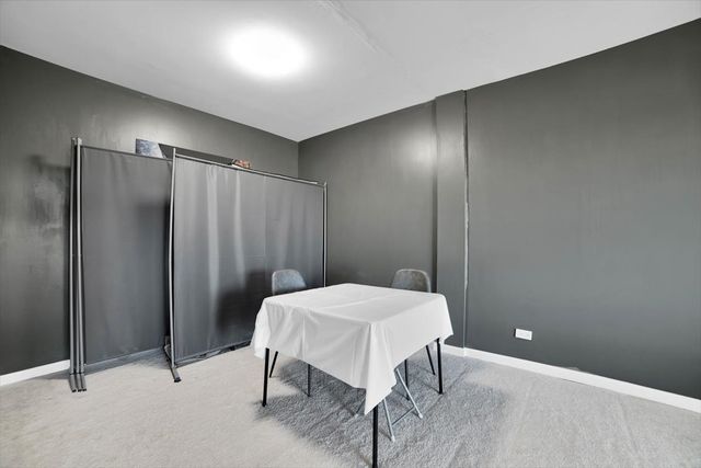 500 W Huntington Commons Road 448, Mount Prospect, IL 60056