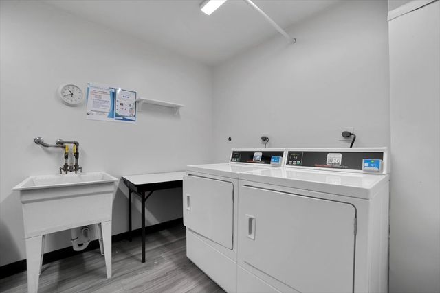 500 W Huntington Commons Road 448, Mount Prospect, IL 60056