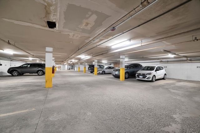 500 W Huntington Commons Road 448, Mount Prospect, IL 60056