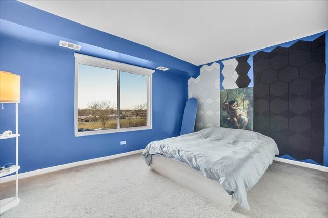 500 W Huntington Commons Road 448, Mount Prospect, IL 60056