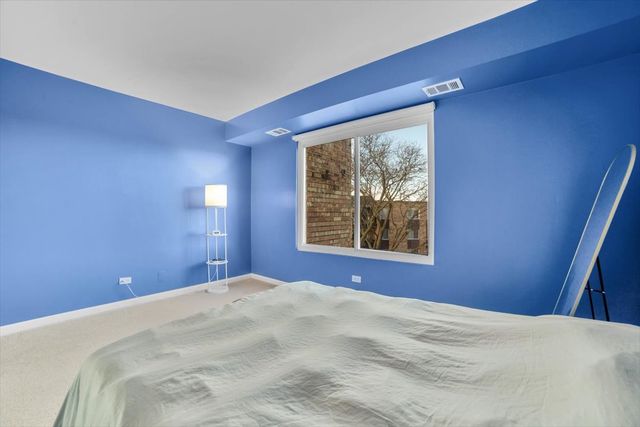 500 W Huntington Commons Road 448, Mount Prospect, IL 60056