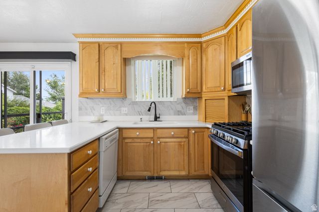 5807 S S. BRAMBLEWOOD LN, Salt Lake City, UT 84118