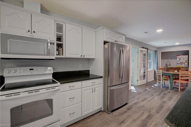 764 Lovers LN, Mathews, VA 23109