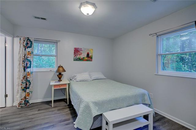 764 Lovers LN, Mathews, VA 23109