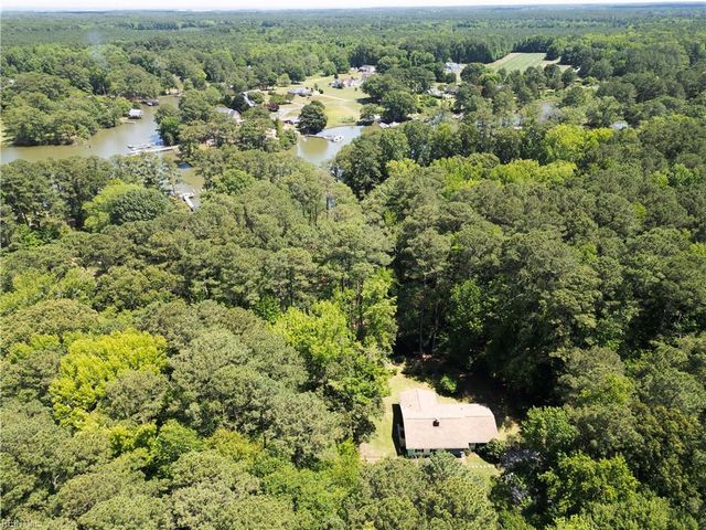 764 Lovers LN, Mathews, VA 23109