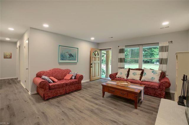 764 Lovers LN, Mathews, VA 23109