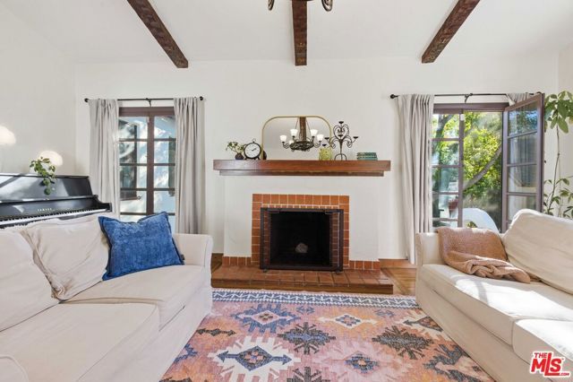 1248 N Everett Street, Glendale, CA 91207