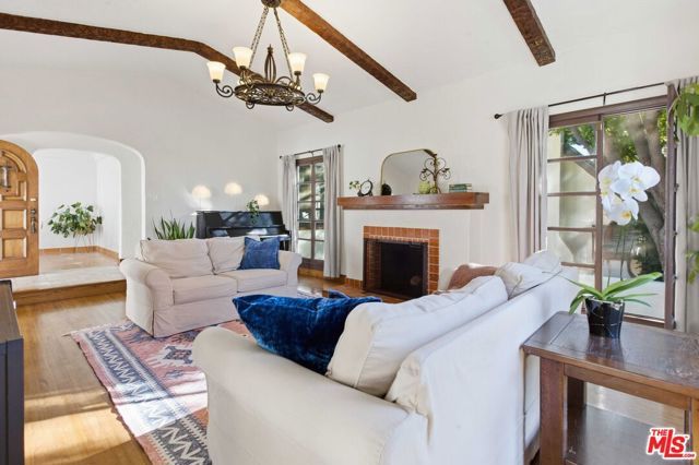 1248 N Everett Street, Glendale, CA 91207