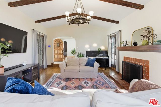 1248 N Everett Street, Glendale, CA 91207