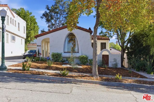 1248 N Everett Street, Glendale, CA 91207