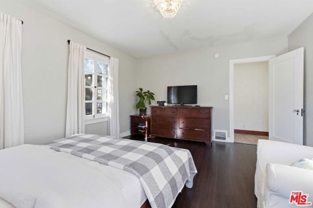 1248 N Everett Street, Glendale, CA 91207