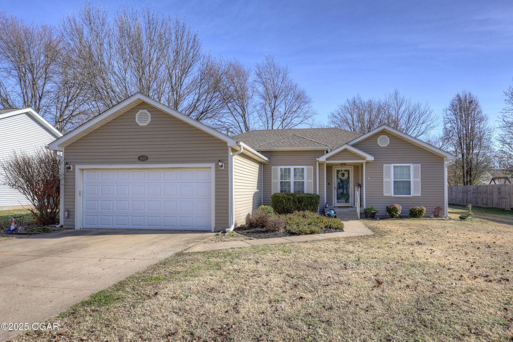 1019 Wilson Street, Webb City, MO 64870