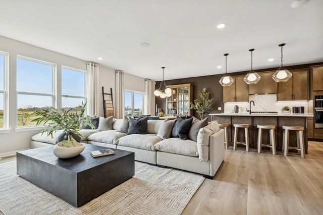 1587 Norbert Lane, Shakopee, MN 55379