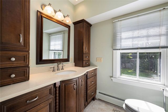 107 Old Beach Road 2, Newport, RI 02840