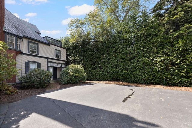 107 Old Beach Road 2, Newport, RI 02840