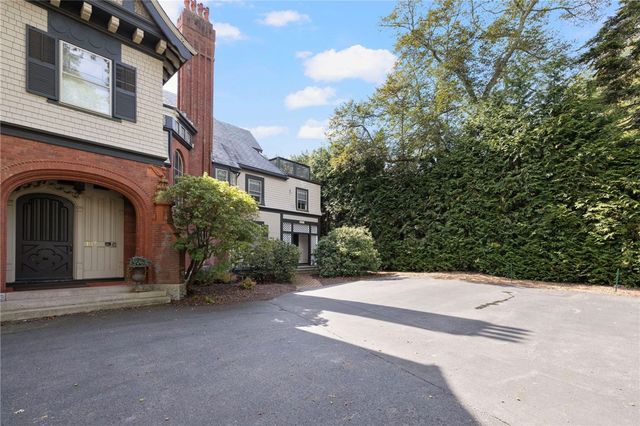 107 Old Beach Road 2, Newport, RI 02840