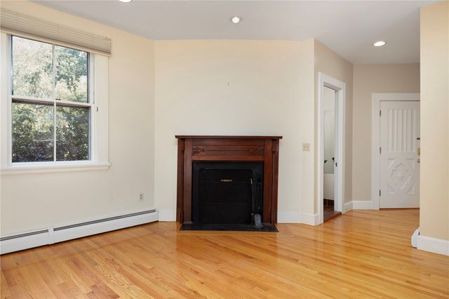 107 Old Beach Road 2, Newport, RI 02840