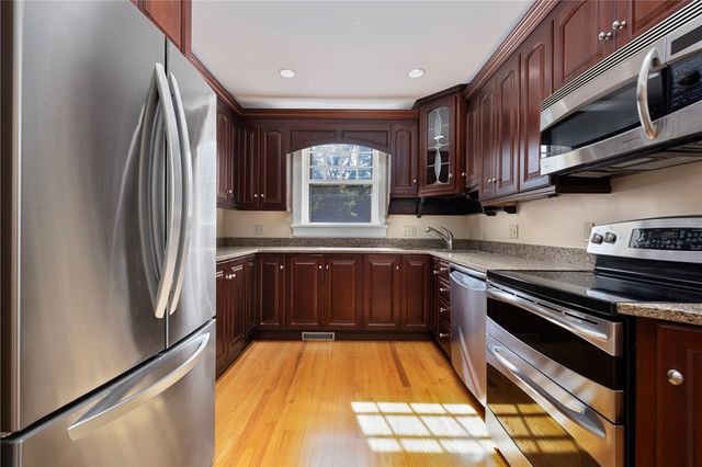 107 Old Beach Road 2, Newport, RI 02840