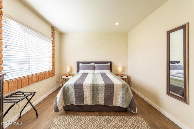 8357 E Thomas Road, Scottsdale, AZ 85251