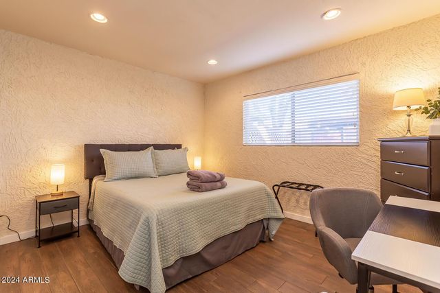 8357 E Thomas Road, Scottsdale, AZ 85251