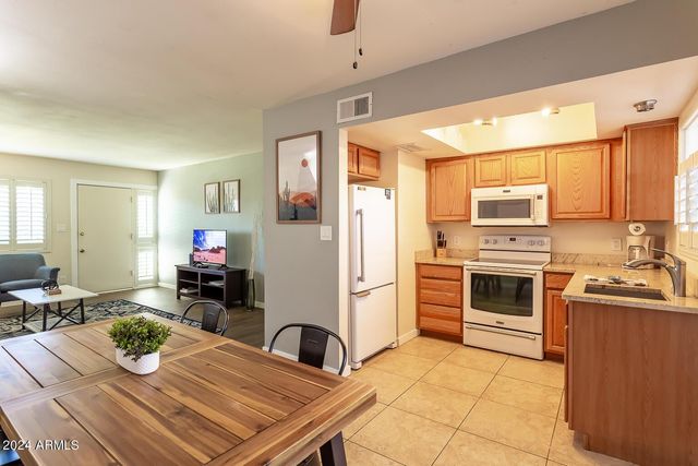 8357 E Thomas Road, Scottsdale, AZ 85251
