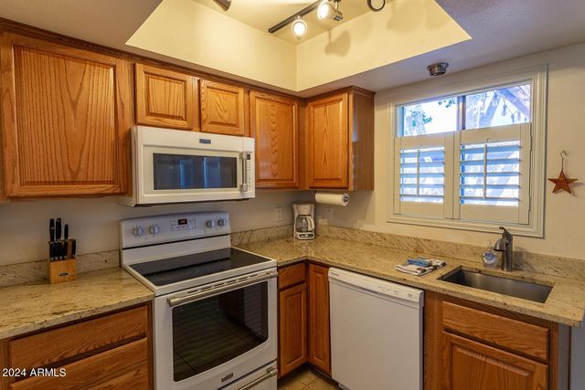 8357 E Thomas Road, Scottsdale, AZ 85251