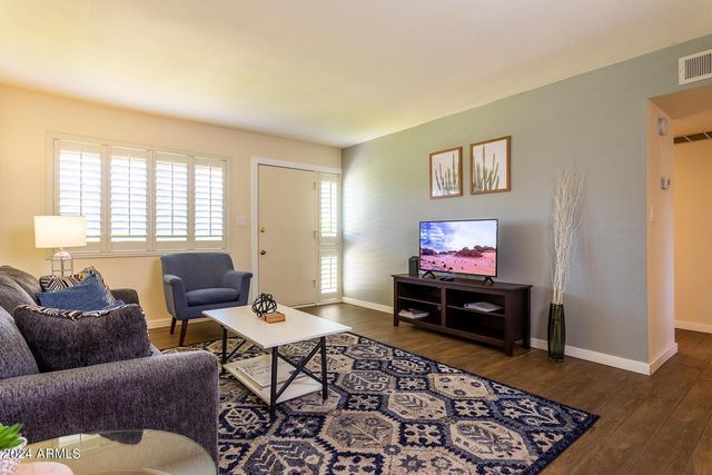 8357 E Thomas Road, Scottsdale, AZ 85251