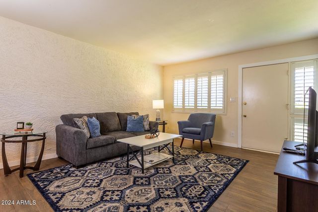 8357 E Thomas Road, Scottsdale, AZ 85251