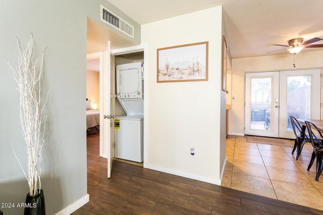 8357 E Thomas Road, Scottsdale, AZ 85251
