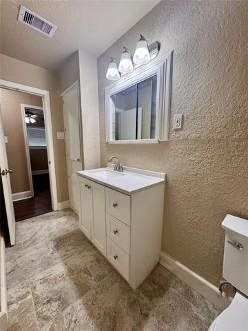 111 Mimosa, Lake Jackson, TX 77566