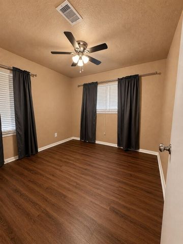 111 Mimosa, Lake Jackson, TX 77566