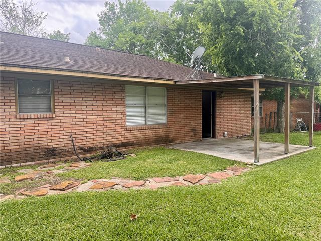111 Mimosa, Lake Jackson, TX 77566