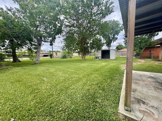 111 Mimosa, Lake Jackson, TX 77566