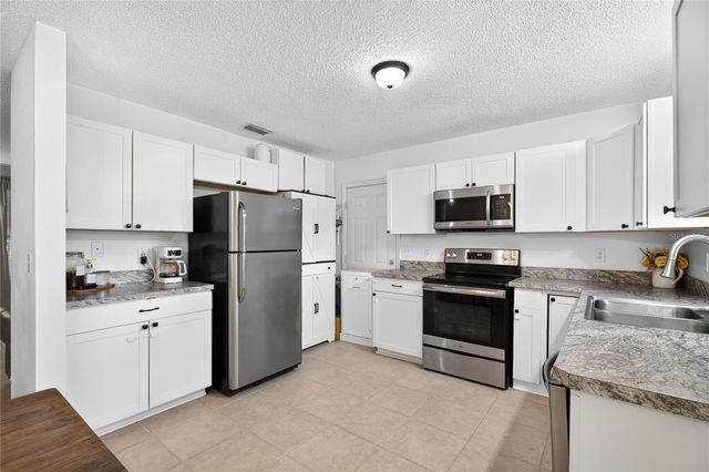 30832 RIDGEVIEW AVENUE, Mount Plymouth, FL 32776