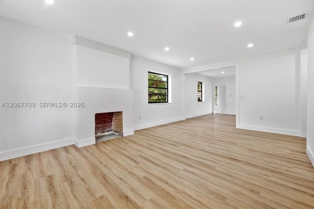 1521 NW 33rd St, Miami, FL 33142