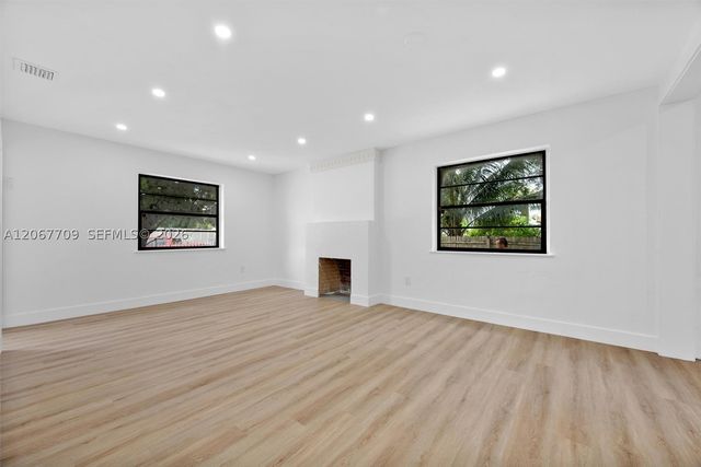 1521 NW 33rd St, Miami, FL 33142