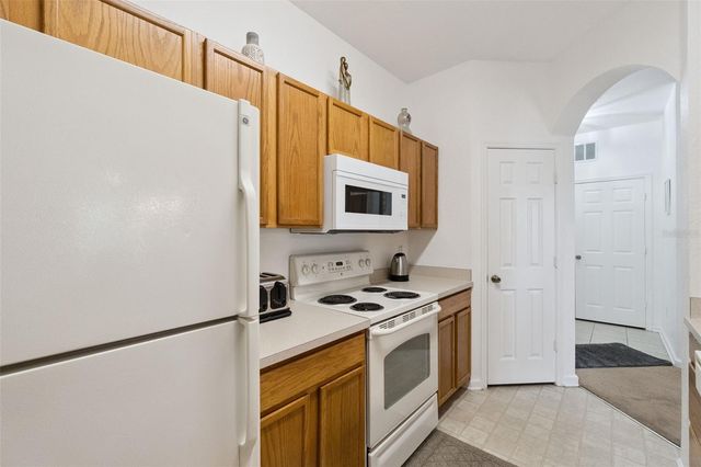 2785 ALMATON LOOP 202, Kissimmee, FL 34747