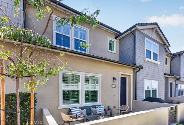 12113 Summer Ln, Whittier, CA 90602