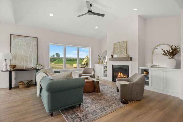 1421 Stonehaven Drive, Sun Prairie, WI 53590