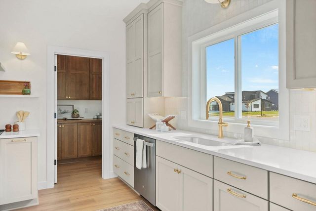 1421 Stonehaven Drive, Sun Prairie, WI 53590