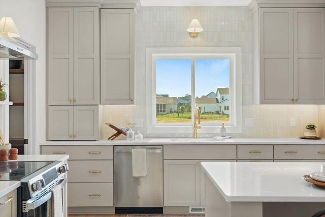 1421 Stonehaven Drive, Sun Prairie, WI 53590