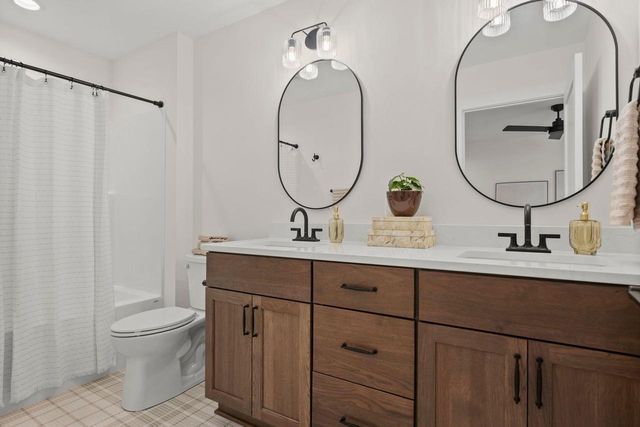 1421 Stonehaven Drive, Sun Prairie, WI 53590
