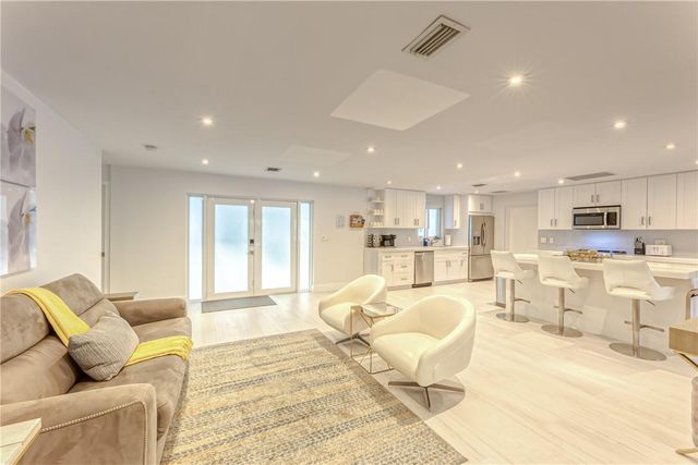 1800 SE Admirals Way, Fort Lauderdale, FL 33316