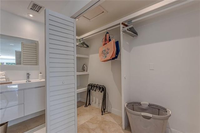 1800 SE Admirals Way, Fort Lauderdale, FL 33316