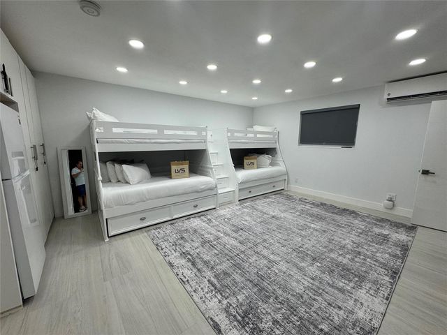 1800 SE Admirals Way, Fort Lauderdale, FL 33316